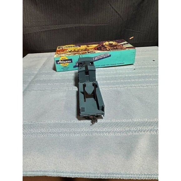 HO SCALE ATHEARN No. 1279 BALTIMORE & OHIO WORK CABOOSE WITH BOX - Picture 4 of 6
